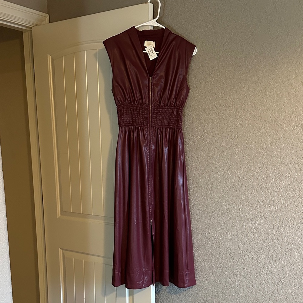 Entro Burgundy Midi Dress